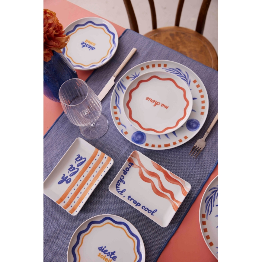 12-teiliges Geschirrset aus Porzellan, rot/blau/weiß