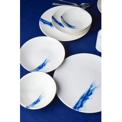 18-teiliges Geschirrset aus Porzellan, weiß/blau