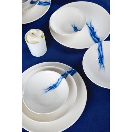 18-teiliges Geschirrset aus Porzellan, weiß/blau