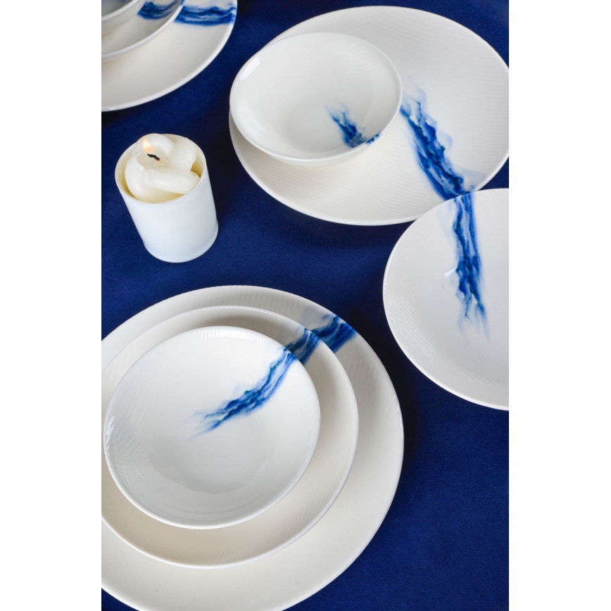 18-teiliges Geschirrset aus Porzellan, weiß/blau