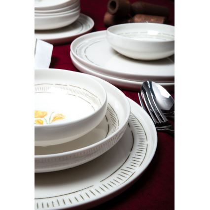 18-teiliges Geschirrset, weiß/mehrfarbig, Porzellan