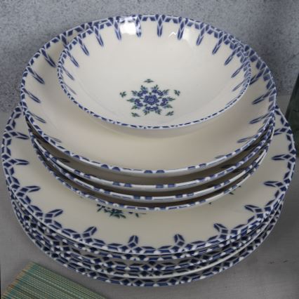24-teiliges Geschirrset, weiß/blau, Porzellan