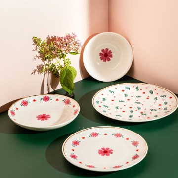 24-teiliges Porzellan-Speiseservice, weiß/rot/grün