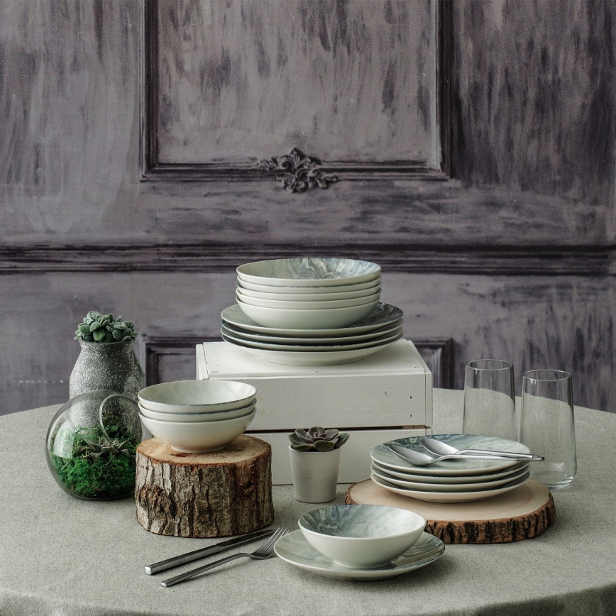 24-teiliges Porzellan-Tafelservice, braun