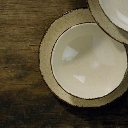 24-teiliges Tafelservice in Beige aus Porzellan
