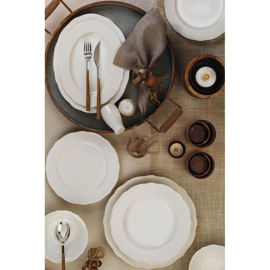 26-teiliges Geschirrset aus weißem Porzellan