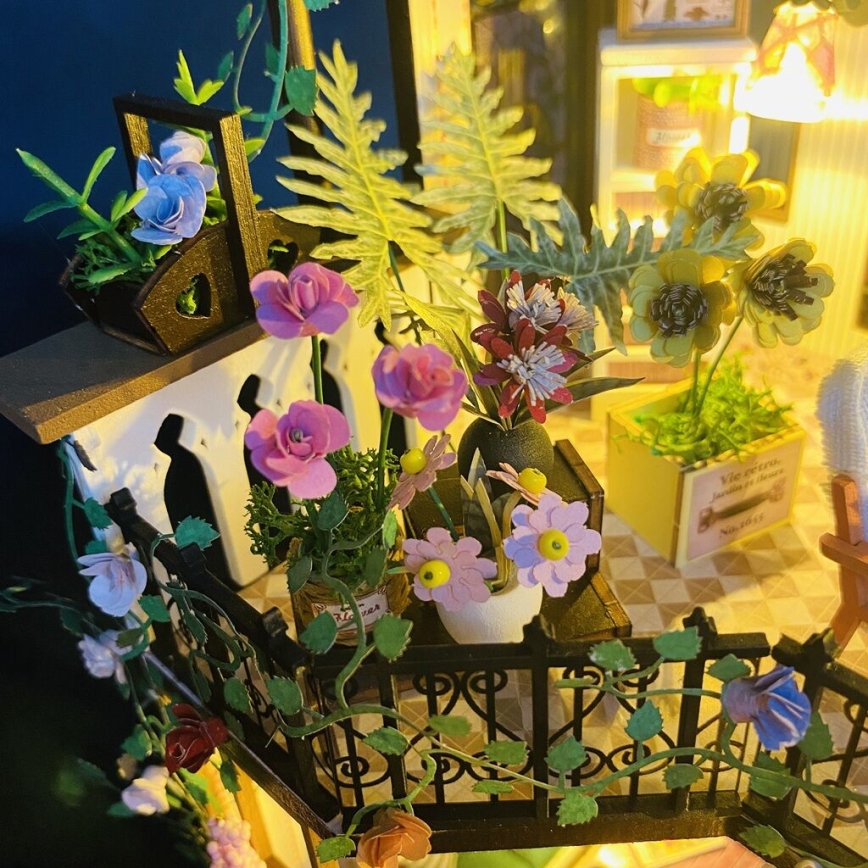 2Kids Toys - Miniatur-Haus Darcys Blumenhaus 2xAAA