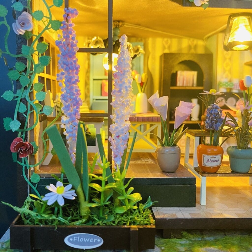 2Kids Toys - Miniatur-Haus Darcys Blumenhaus 2xAAA