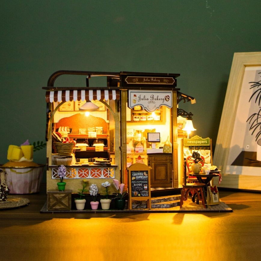2Kids Toys - Miniatur-Haus Julias Bäckerei 2xAAA