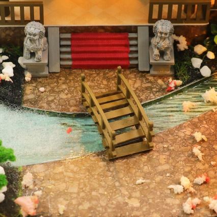2Kids Toys - Miniatur-Haus Märchenhafte Villa 2xAAA