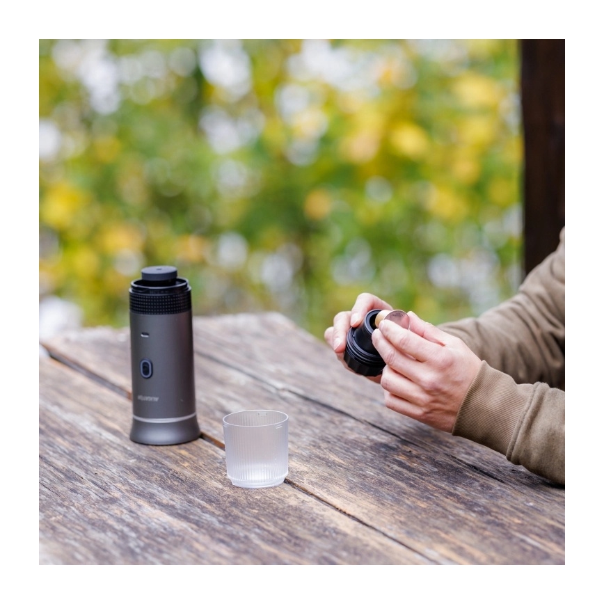 Aligator ACM002 - Tragbare, wiederaufladbare Reisekaffeemaschine PortaCaffé 3‑in‑1, 72 W / 7500 mAh, grau