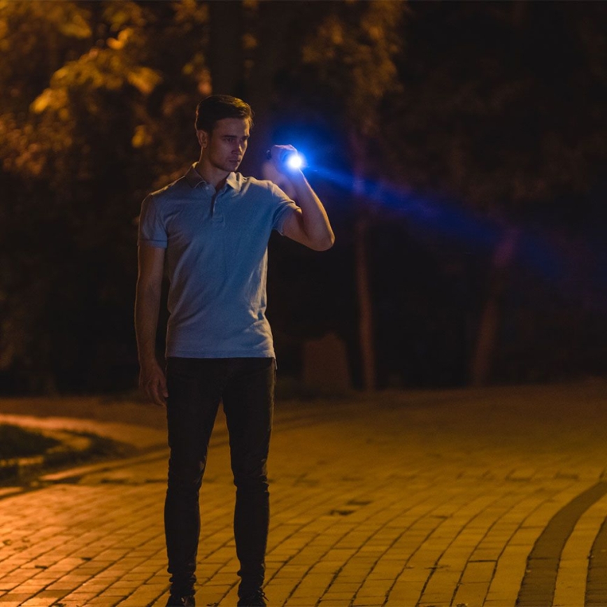 Aufladbare LED-Taschenlampe USB LED/10W/5V IP54 2000 mAh 1000 glänzend