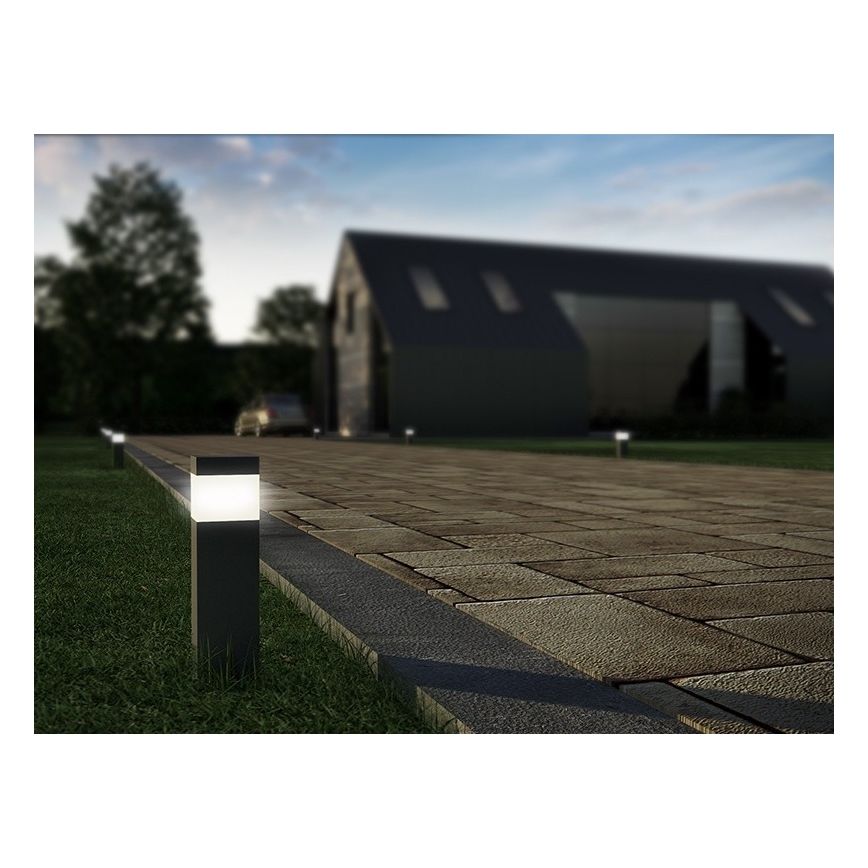 Außen-Sensorleuchte mit Steckdose GARD 1xE14/60W/230V IP44