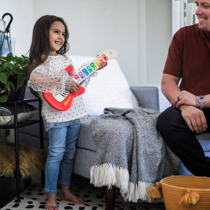 Baby Einstein - Hölzernes Musikspielzeug MAGIC TOUCH Gitarre 3xAA