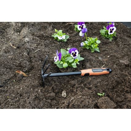 BLACK+DECKER - Gartenhacke mit dreizinkigem Bodenlockerer 30 cm