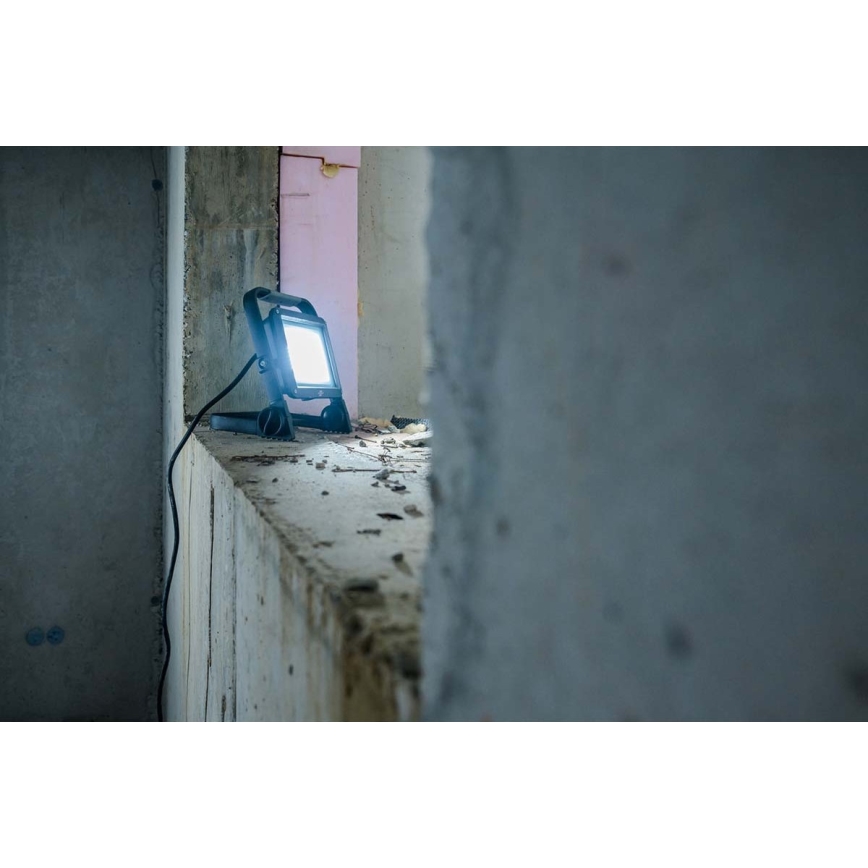 Brennenstuhl - Dimmbar LED-Arbeitsstrahler mit Gestell LED/50W/230V 6500K IP65