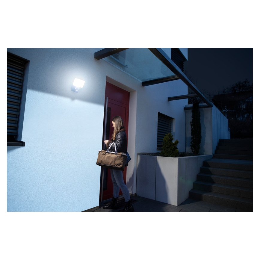 Brennenstuhl – Dimmbarer LED-Strahler mit Sensor LED/19,5W/230V 3000-6500K IP54 Wi-Fi
