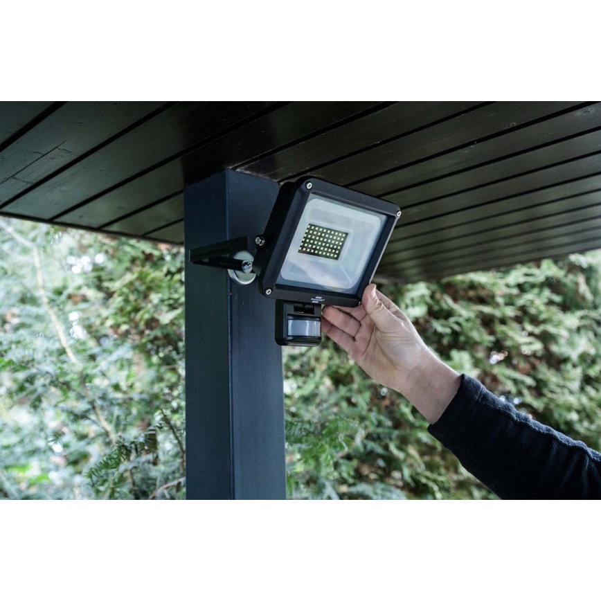 Brennenstuhl - LED-Außenstrahler mit Sensor LED/30W/230V 6500K IP65