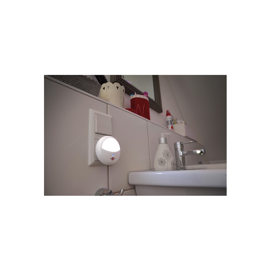 Brennenstuhl – LED-Orientierungsleuchte mit Bewegungssensor LED/0,85W/230V