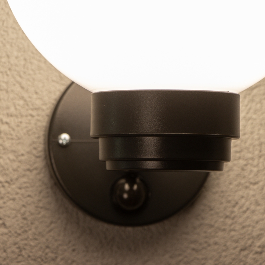 Brilagi - Außen-Wandleuchte mit Bewegungsmelder HARBOR 1xE27/40W/230V IP33 anthrazit/weiß