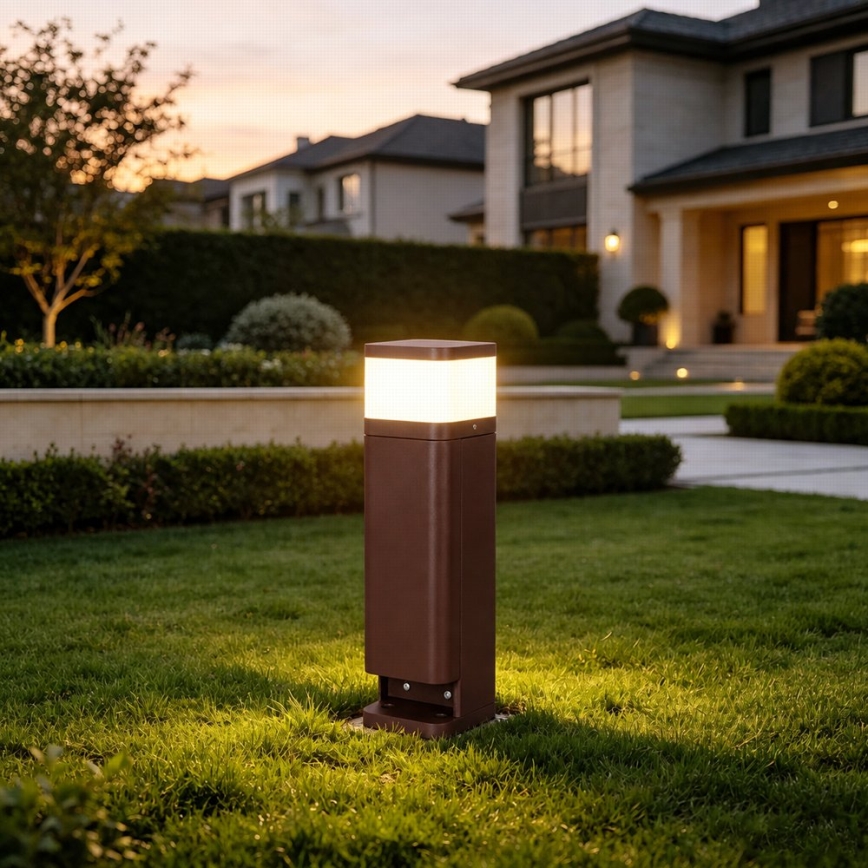 BRILAGI - Außenleuchte mit 2 SCHUKO-Steckdosen PILLAR 1xG9/11W/230V IP44 braun