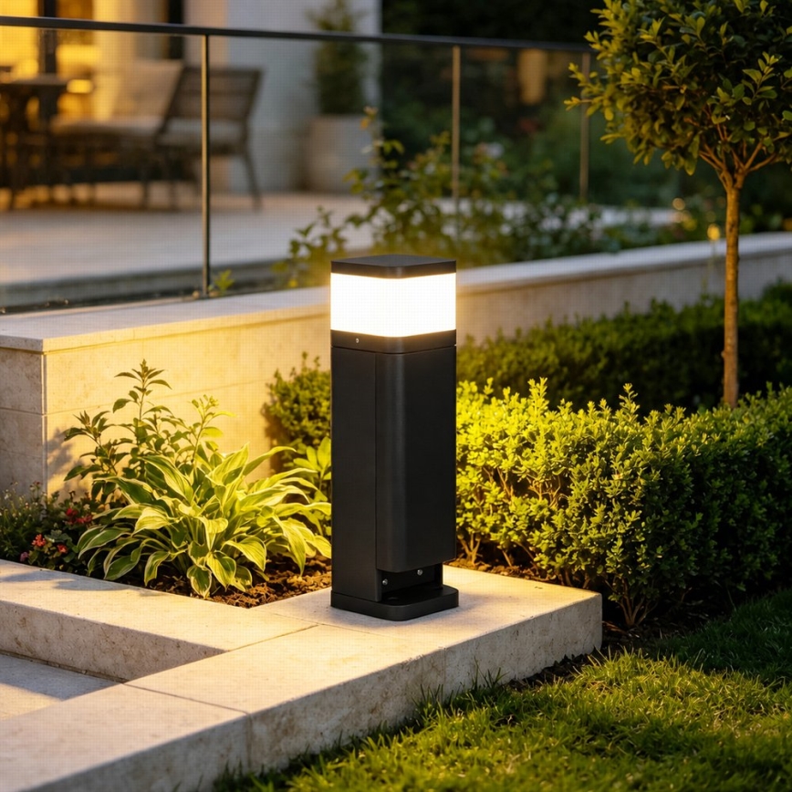 BRILAGI - Außenleuchte mit 2 SCHUKO-Steckdosen PILLAR 1xG9/11W/230V IP44 schwarz