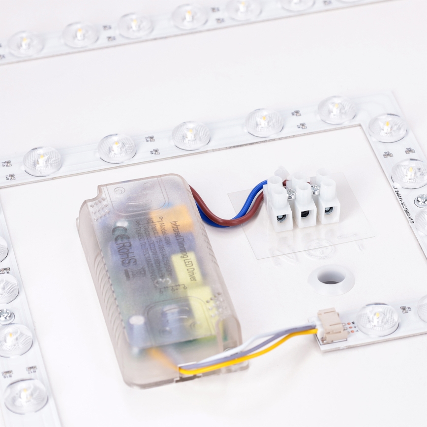 Brilagi - LED-dimmbare Deckenleuchte PILANA LED/48W/230V 3000-6500K Eiche/Weiß 42x42 cm + Fernbedienung