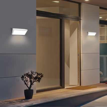 Brilagi - LED-Außenwandleuchte mit Sensor, TRIANGLE LED/20W/230V, weiß, IP65