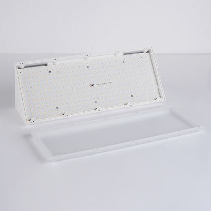 Brilagi - LED Außenwandleuchte TRIANGLE LED/42W/230V weiß IP65
