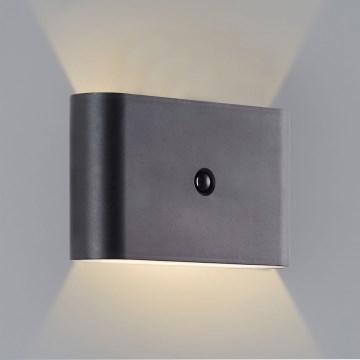 Brilliant - LED Außen-Wandlampe mit Sensor, wiederaufladbar XINO LED/3W/5V 3600 mAh IP44 schwarz