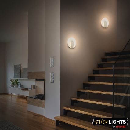 Briloner 3889012 - LED wiederaufladbare Wandleuchte mit Bewegungs- und Dämmerungssensor TARO LED/2,5W/5V 1800 mAh mattchrom