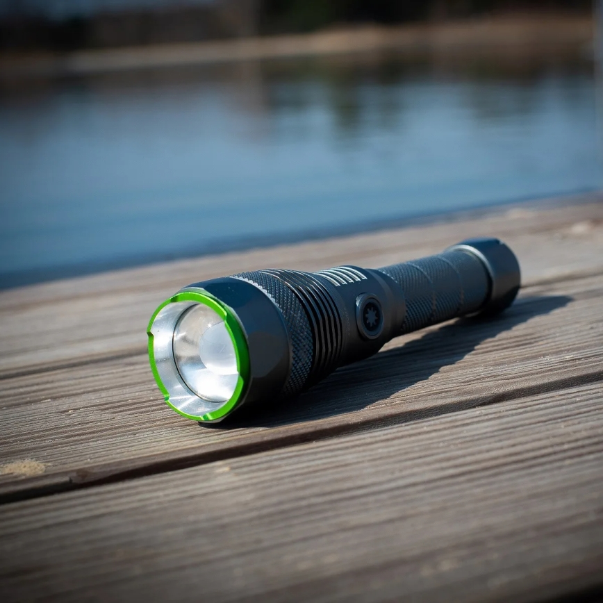 Dimmbare, wiederaufladbare LED-Taschenlampe mit Powerbank-Funktion LED/30W/5V IPX7 3000 lm 4000 mAh