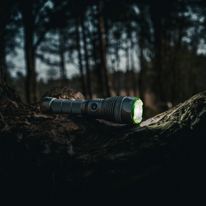 Dimmbare, wiederaufladbare LED-Taschenlampe mit Powerbank-Funktion LED/30W/5V IPX7 3000 lm 4000 mAh