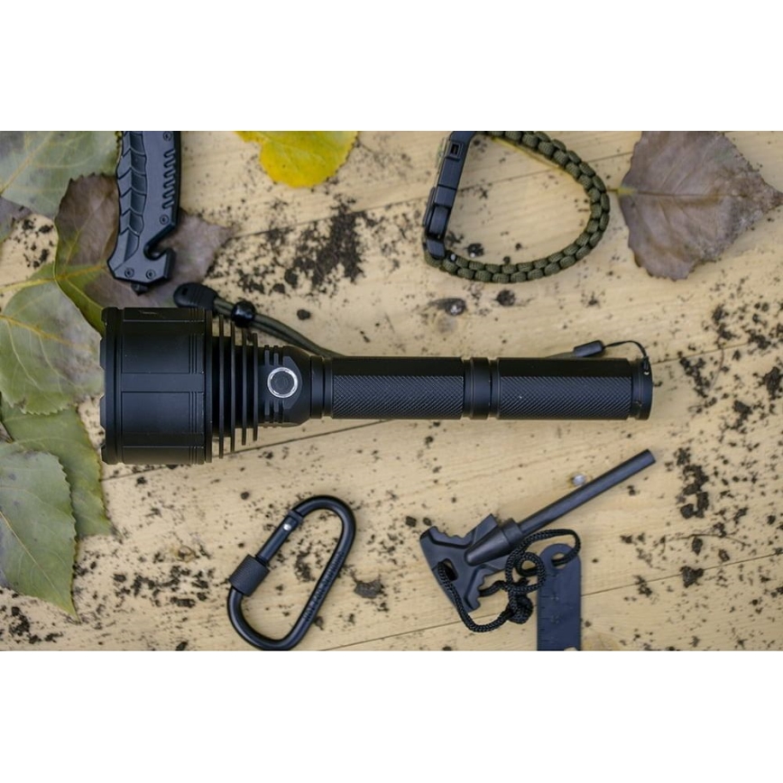 Dimmbare, aufladbare LED-Taschenlampe LED/30W/5V IPX7 3000 glänzend 8400 mAh