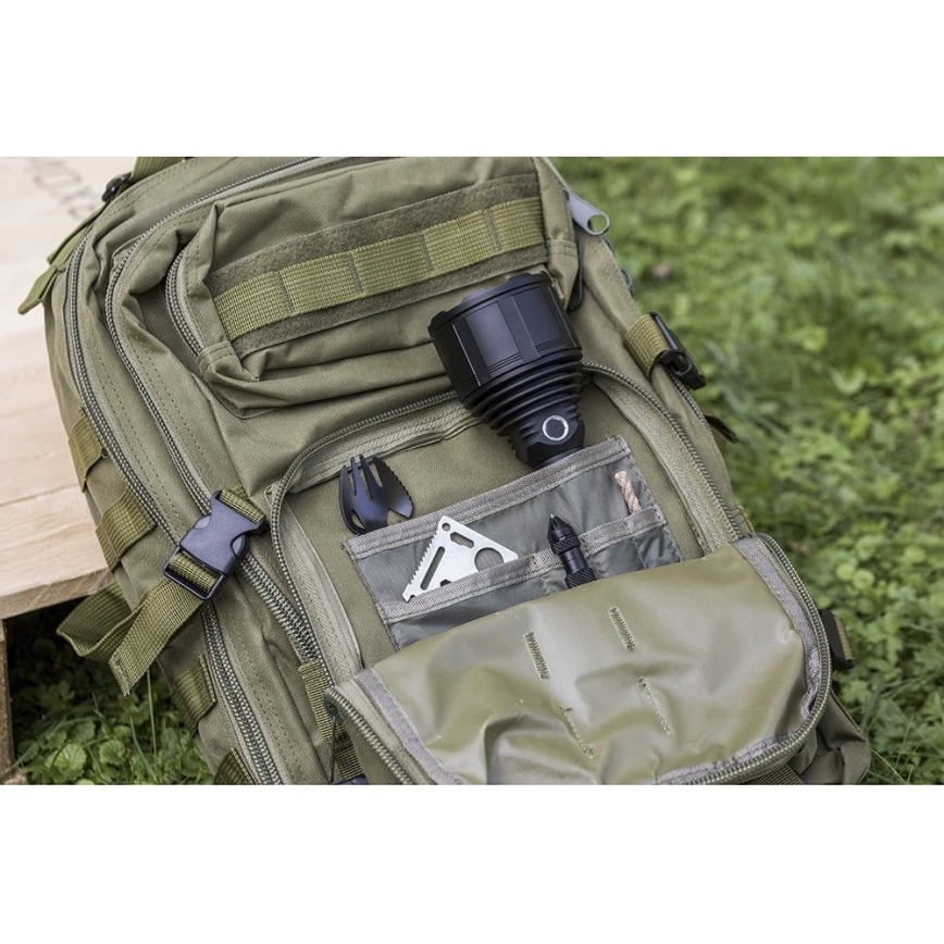 Dimmbare, aufladbare LED-Taschenlampe LED/30W/5V IPX7 3000 glänzend 8400 mAh