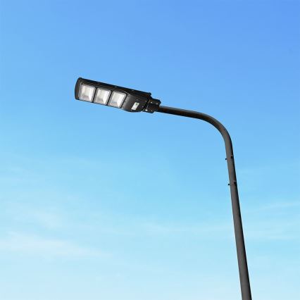 Dimmbare LED-Solar-Straßenleuchte mit Bewegungs- und Dämmerungssensor LED/12W/3,2V 6000K IP65 10000 mAh schwarz + Fernbedienung