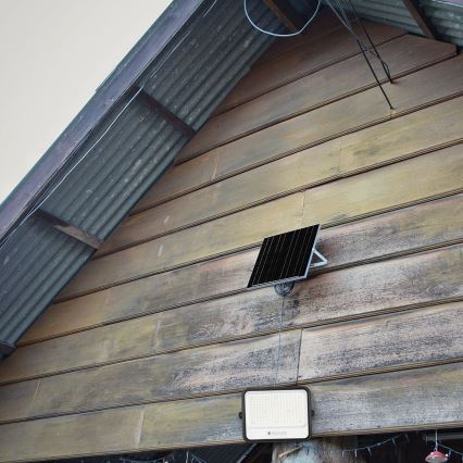 Dimmbarer LED-Solarfluter LED/400W/3,2V 2000-8000K IP65 20000 mAh schwarz + Fernbedienung