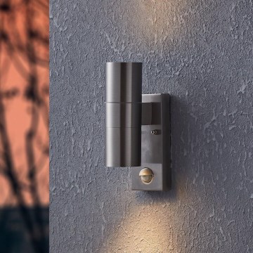 Eglo 79594 - LED-Outdoor-Wandleuchte mit Sensor ARAPONGAS 2xGU10/2,8W/230V IP44 matt Chrom