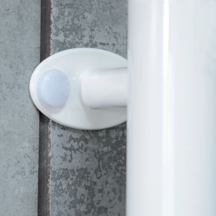 Elektrischer Handtuchwärmer mit Thermostat FOUETTE 128W/230V 64,6 cm IP44 weiß