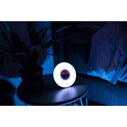 Grundig - LED RGB Dimmbare Nachtlampe mit Alarm und FM Radio LED/5V/3xAAA