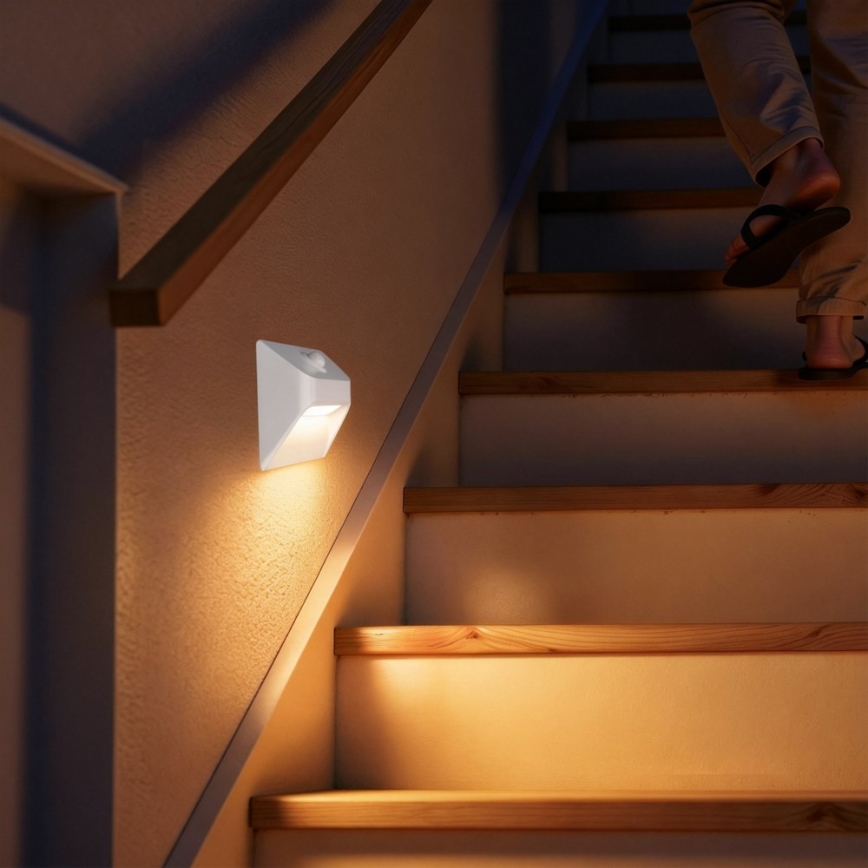 Immax 08308L - Wiederaufladbare LED-Treppenleuchte mit Sensor STEP LIGHT LED/0,3W/3,7V 2200 mAh IP53 weiß