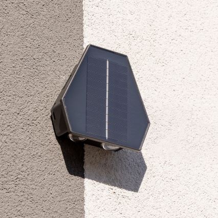 LED-Solarwandleuchte mit Sensor LED/2W/5V IP54 1300 mAh
