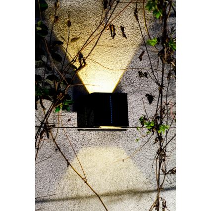 LED-Solarwandleuchte mit Sensor LED/2W/5V IP54 1300 mAh