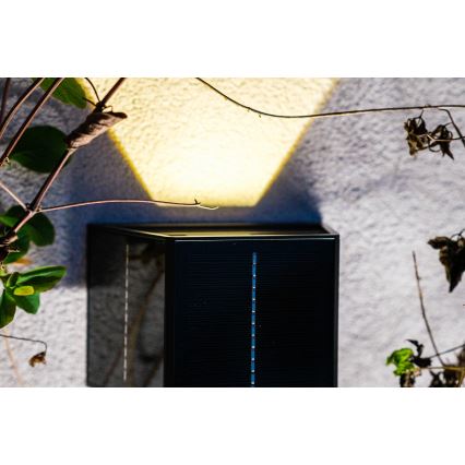 LED-Solarwandleuchte mit Sensor LED/2W/5V IP54 1300 mAh