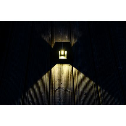 LED-Solarwandleuchte mit Sensor LED/2W/5V IP54 1300 mAh