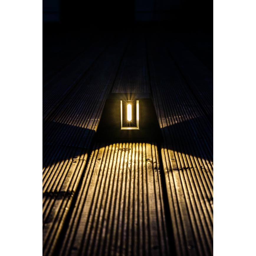LED-Solarwandleuchte mit Sensor LED/2W/5V IP54 1300 mAh