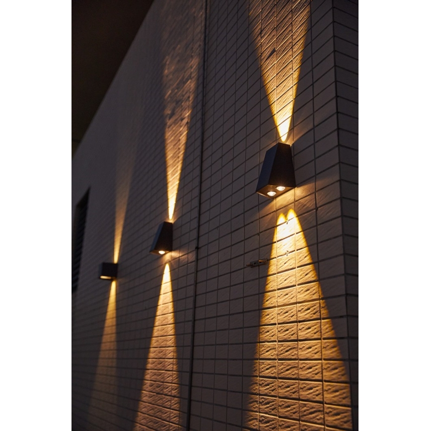 LED-Solarwandleuchte mit Sensor LED/2W/5V IP54 1300 mAh