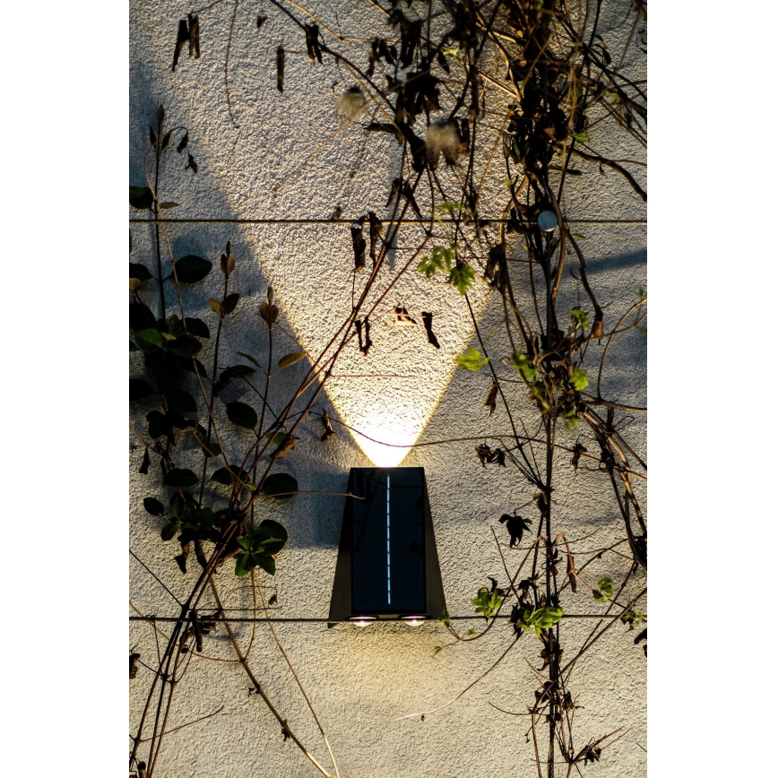 LED-Solarwandleuchte mit Sensor LED/2W/5V IP54 1300 mAh