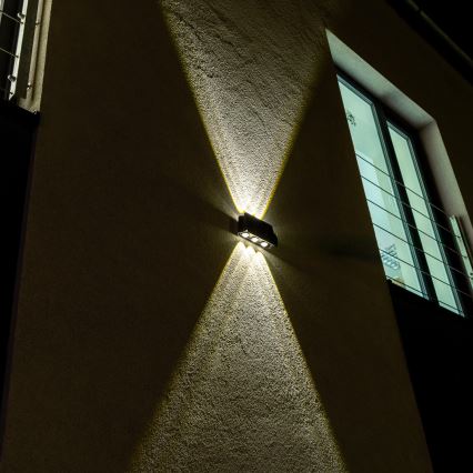 LED-Solarwandleuchte mit Sensor LED/2W/5V IP54