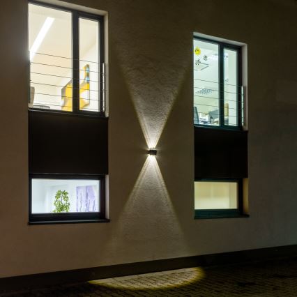 LED-Solarwandleuchte mit Sensor LED/2W/5V IP54